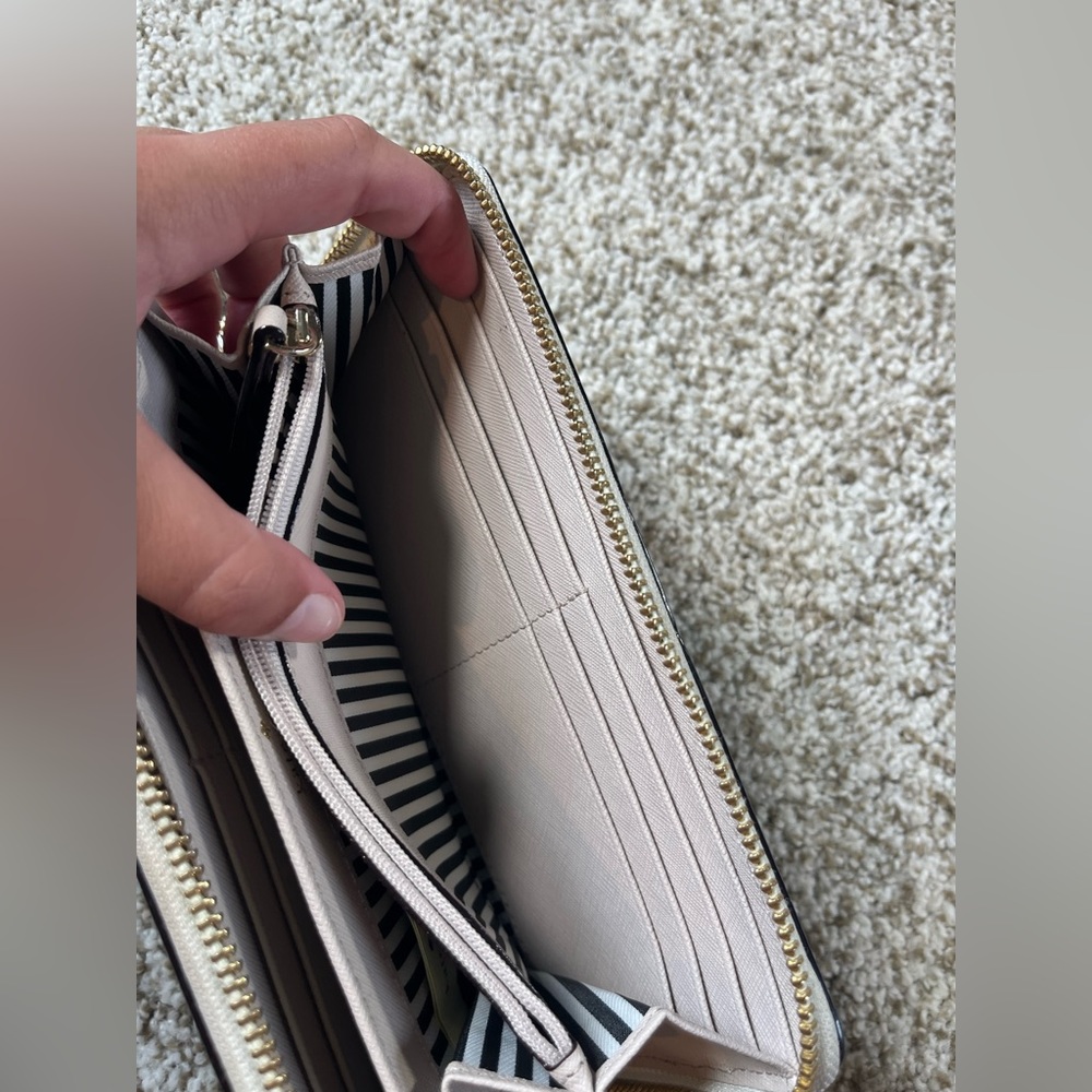 Kate Spade New York | Cement & Tusk Cameron Street Lacey Leather Wallet - Picture 9 of 13